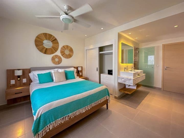 SUITES GARDEN TWO BEDROOM- 2 MINUTE WALK TO BEACH - Image 4