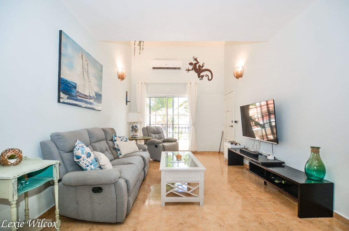 2 BEDROOM PENTHOUSE WITH LARGE PRIVATE ROOFTOP AREA - Image 4
