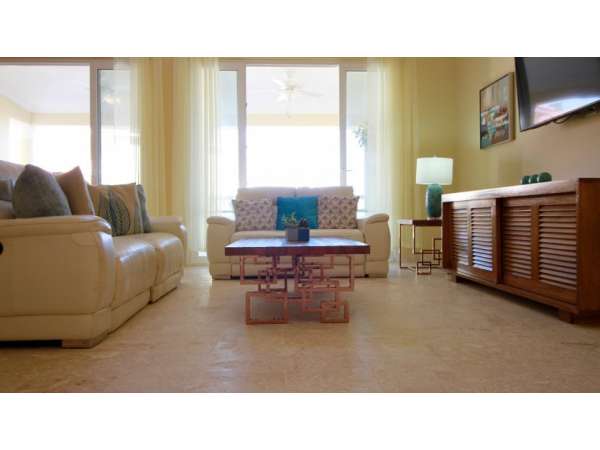 Impressive Ocean Front Condo In High End Gated