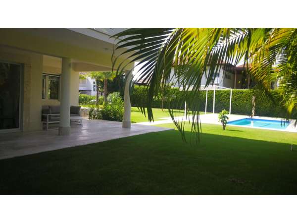 Id-2607 Four-bedroom Residence For Sale In Punta