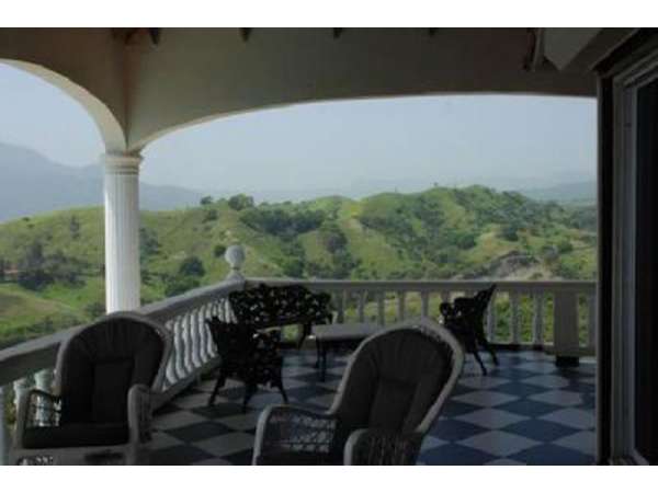 Fabulous Mountaintop Villa With Miles Of Panoramic