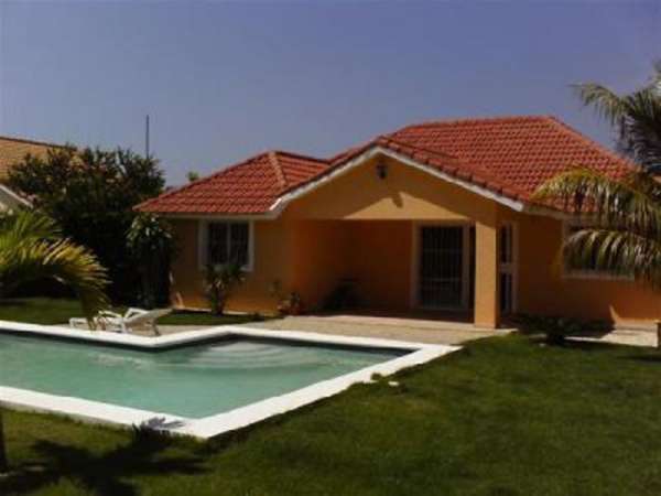 Attractive Spacious Villa Near The Beach In