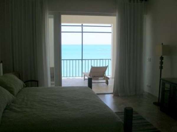 Luxury Condo With Ocean Front!!