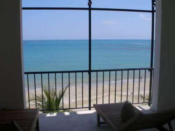 Luxury Condo With Ocean Front!!