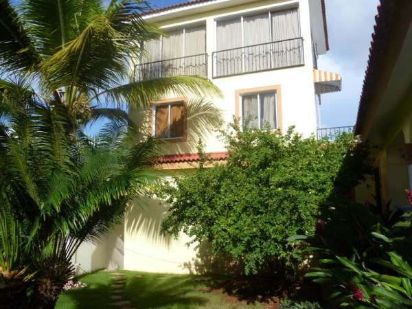 3 Bedroom 3 Bath Villa With Two Bedroom Apartment.