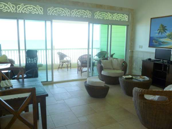 Great Deal On 2 Bedroom Ocean Front Condo