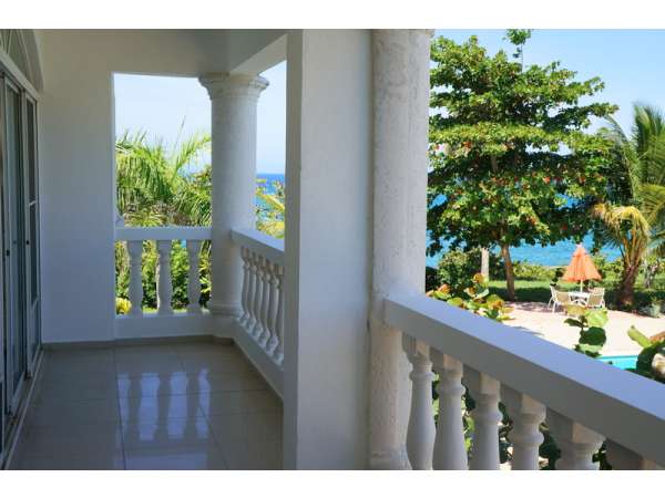 Beautiful 3 Bedroom Ocean Front Condo Price