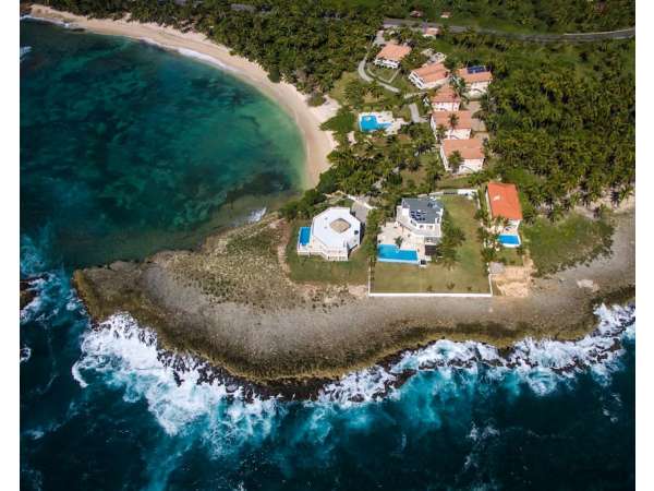 Direct Ocean With Sand Beach