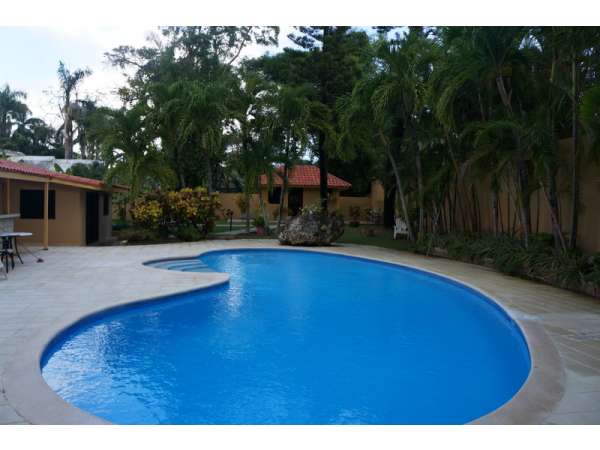 Amazing Villa Within Walking Distance To The Beach