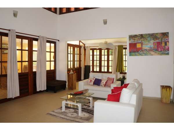 Amazing Villa Within Walking Distance To The Beach
