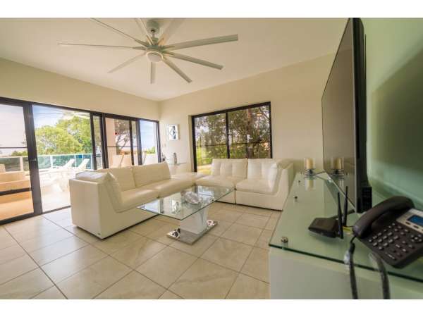 Beautiful 3 Bedroom Villa With Many Amenities.