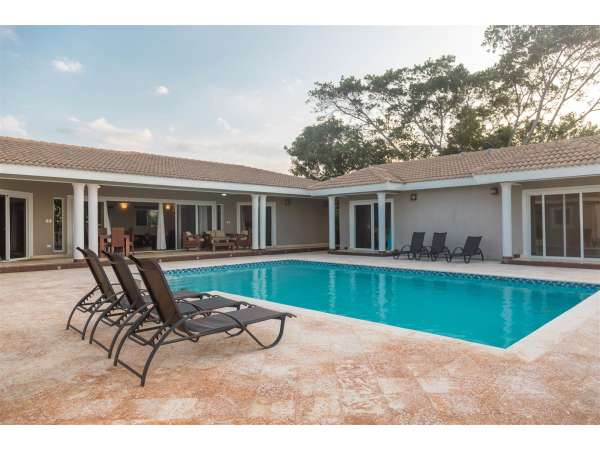 Beautiful 4 Bedroom Villa Perfect For The