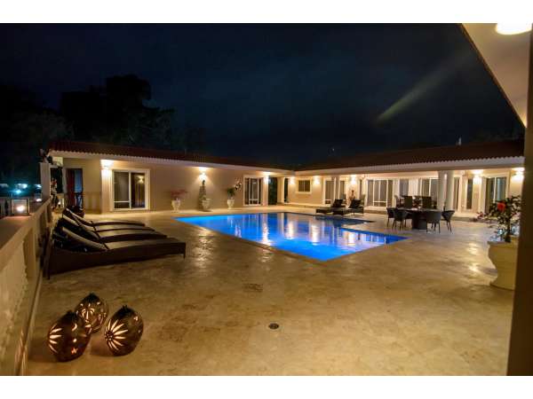 Beautiful 4 Bedroom Villa Perfect For The