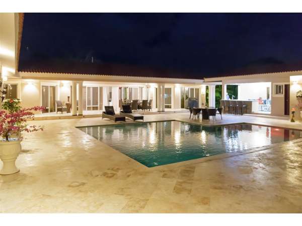 Beautiful 4 Bedroom Villa Perfect For The