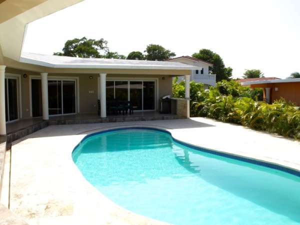 Beautiful New 3 Bedroom Villa In Gated Community.