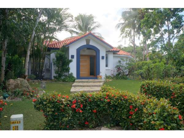 Cute And Cozy Villa  With Some Financing Available