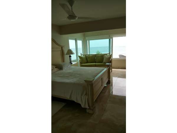 Compleetly Renovated 2 Bedroom Condo Ocean Front !