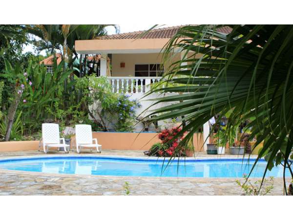 Delightful Villa With Additional Guest House In
