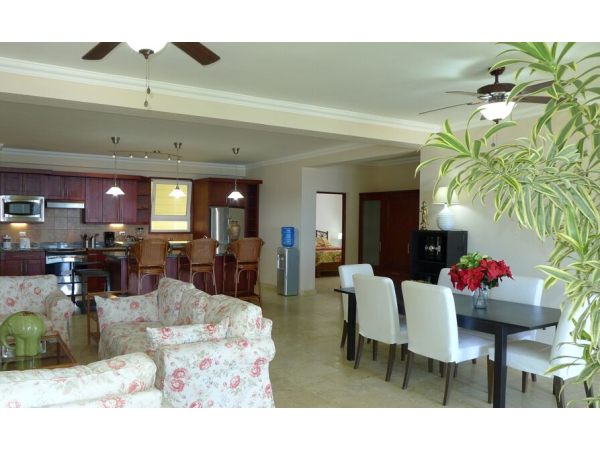 Spacious Beachfront Condo