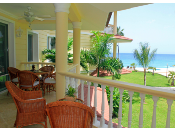 Stunning Oceanfront Condo 3 Bed 3.5 Bath