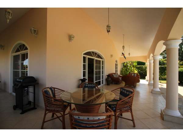 Gorgeous Villa With Large Terrace 3 Bed 2 Bath