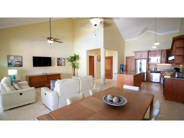 Impressive Ocean Front Condo In High End Gated