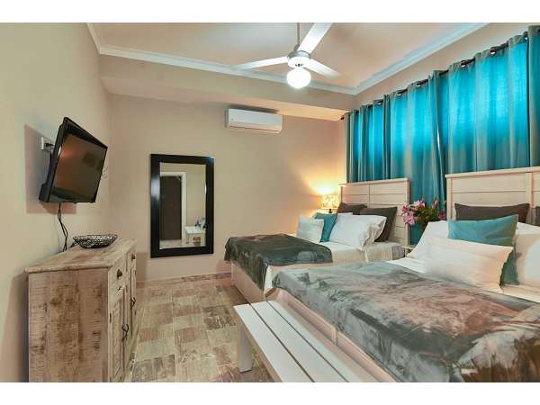 Turn-key! Beautiful One Bed In Ocean Front Complex