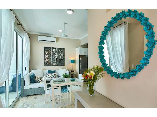 Turn-key! Beautiful One Bed In Ocean Front Complex