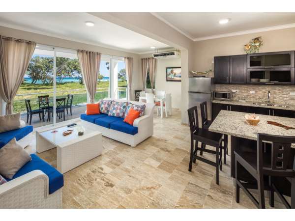 Reduced Modern And Spacious Beach Front Condo