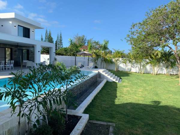 Beautiful 4 Bedroom 4 Bath Villa With Amazing