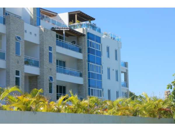 Beautiful Ocean Front Condo In Great Location