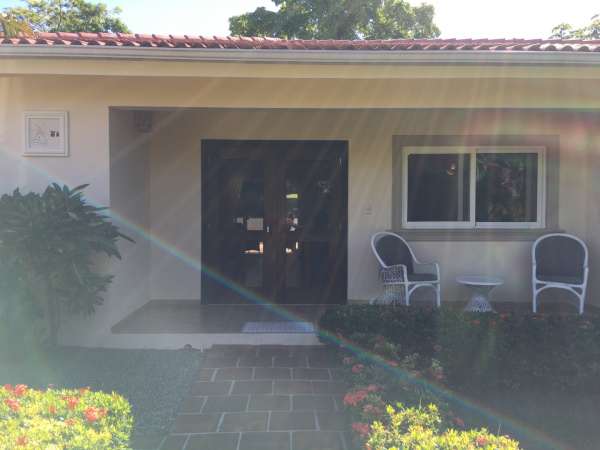 Extremely Well Kept Villa 3 Bed 3.5 Bath