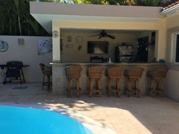 Extremely Well Kept Villa 3 Bed 3.5 Bath