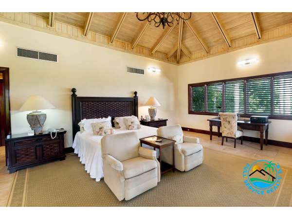 Six Bedroom Luxury Villa - Ocean View On The