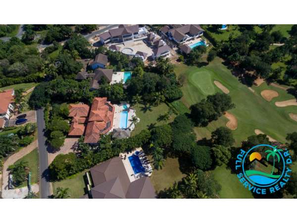 Stunning 6 Bedroom Villa - Golf Course View - Casa