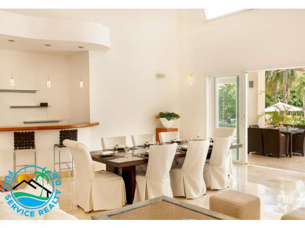 Elegant & Modern Villa - 6 Bedroom - Golf Course