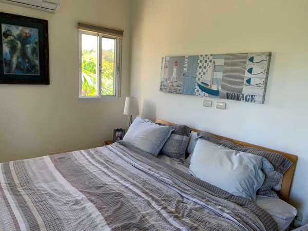 Beautiful Modern 4 Bedroom 3.5 Bath Villa In The