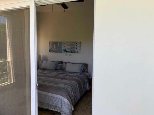 Beautiful Modern 4 Bedroom 3.5 Bath Villa In The