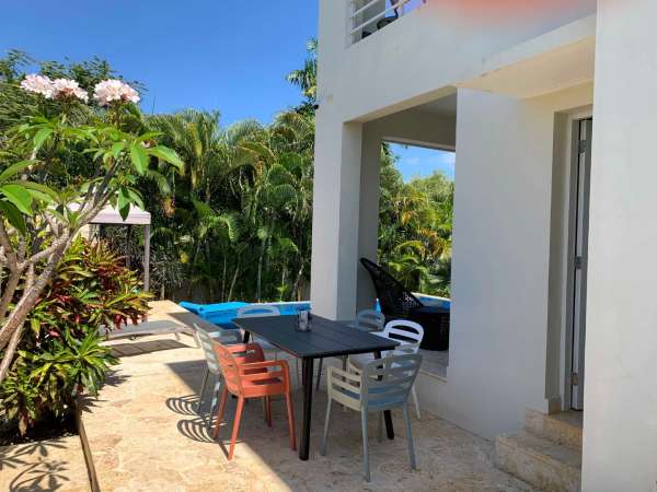 Beautiful Modern 4 Bedroom 3.5 Bath Villa In The