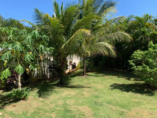 Beautiful Modern 4 Bedroom 3.5 Bath Villa In The