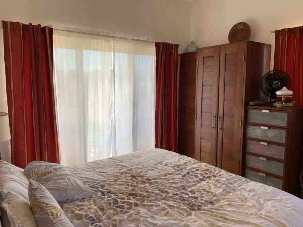 Beautiful Modern 4 Bedroom 3.5 Bath Villa In The