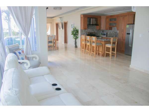 Luxurious Ocean Front Condo - New Construction