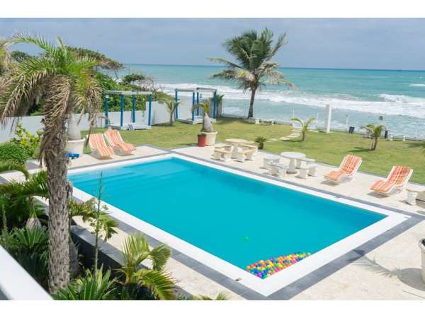 Luxurious Ocean Front Condo - New Construction