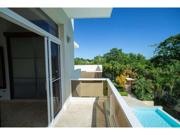 Luxury Modern 3-bedroom Villa With Infinity Pool