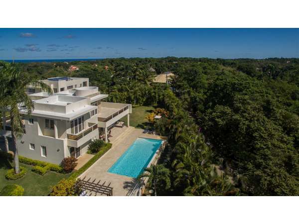 Luxury Modern 3-bedroom Villa With Infinity Pool