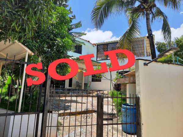 Sold Huge 5 Bed 5 Bath Villa Sold