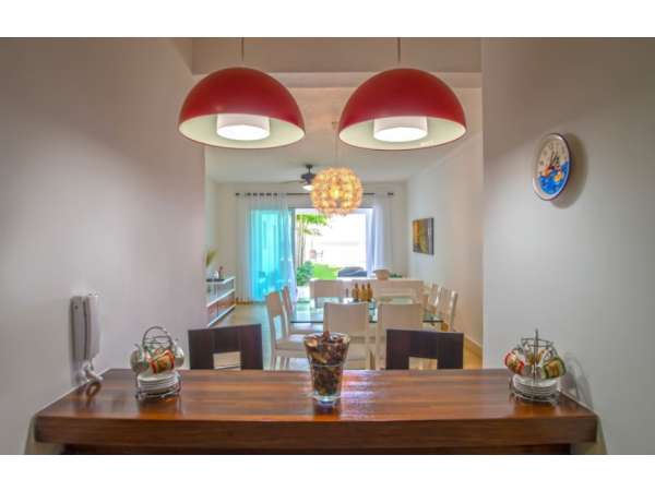 Excellent 3 Bedrooms Beach Front Condo