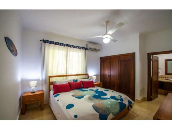 Excellent 3 Bedrooms Beach Front Condo