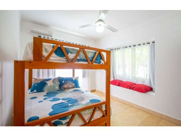 Excellent 3 Bedrooms Beach Front Condo