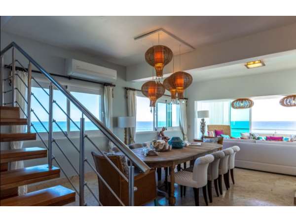 Stunning 4 Bedrooms & 2 Levels Ocean Front